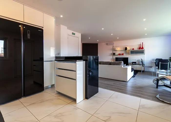 Lucky House Apartment *